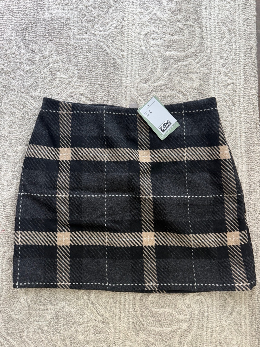 H&M Black and Tan Plaid Mini Skirt